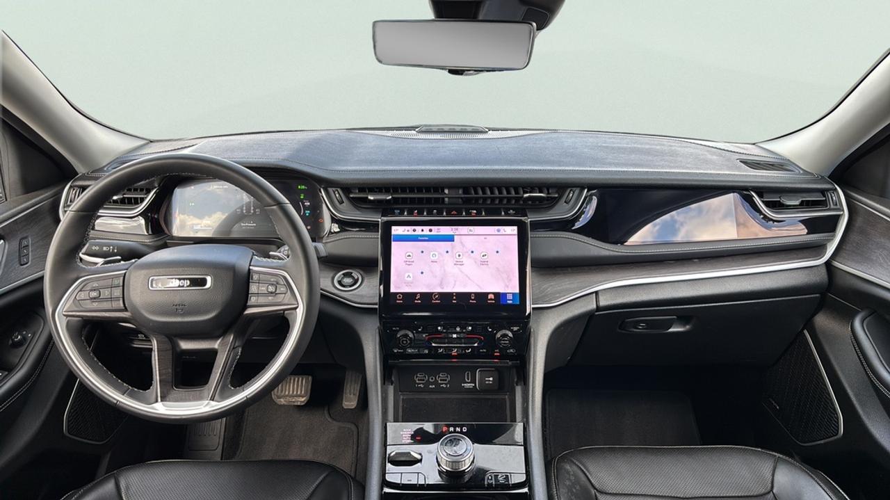 2023 Jeep Grand Cherokee 30th Anniversary Photo