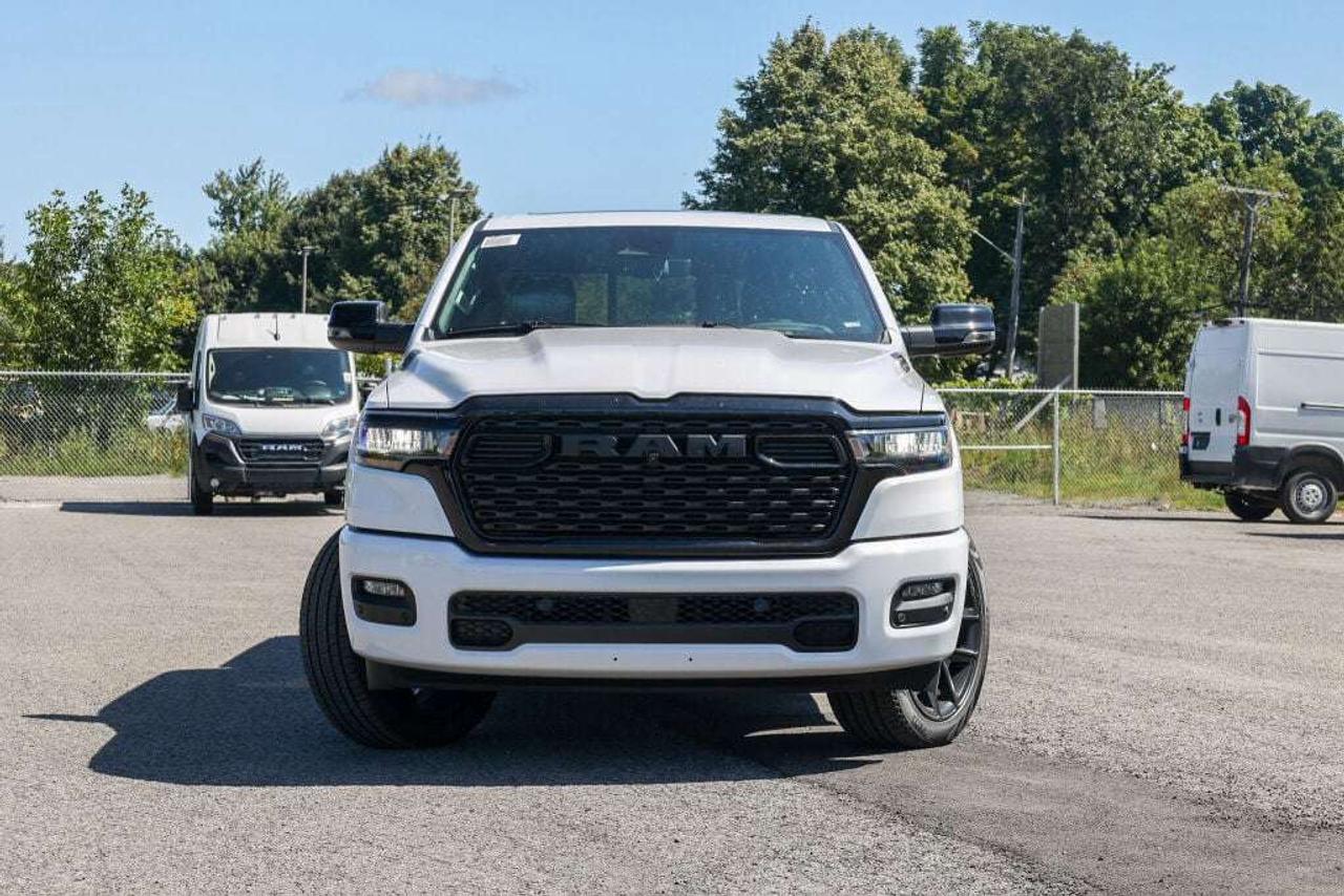2025 RAM 1500 SPORT Photo5