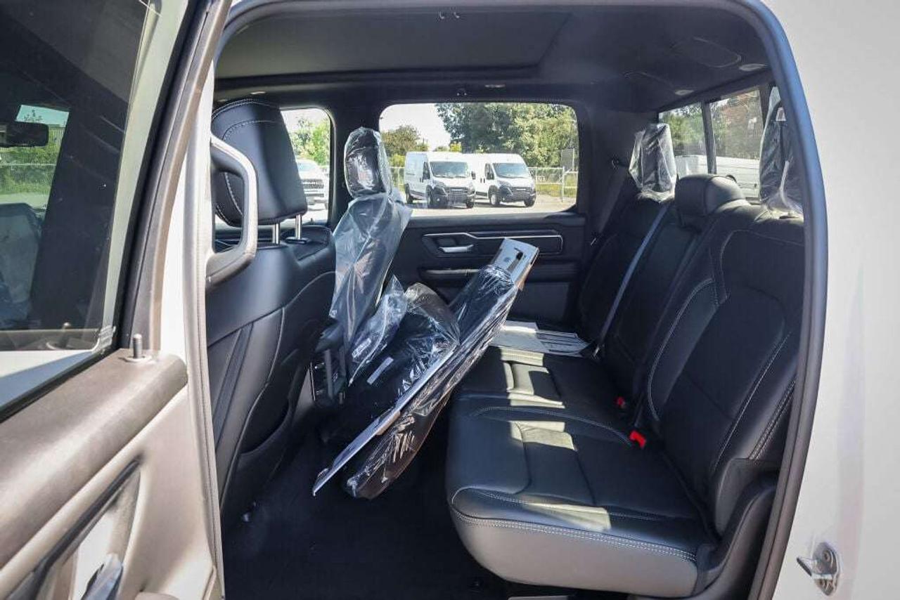 2025 RAM 1500 SPORT Photo