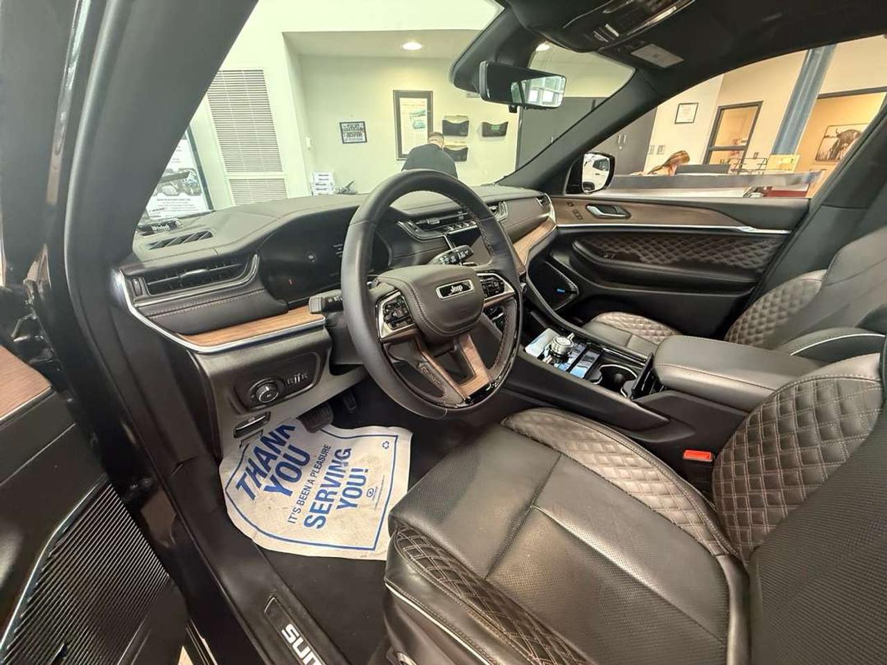 2025 Jeep Grand Cherokee SUMMIT L Photo