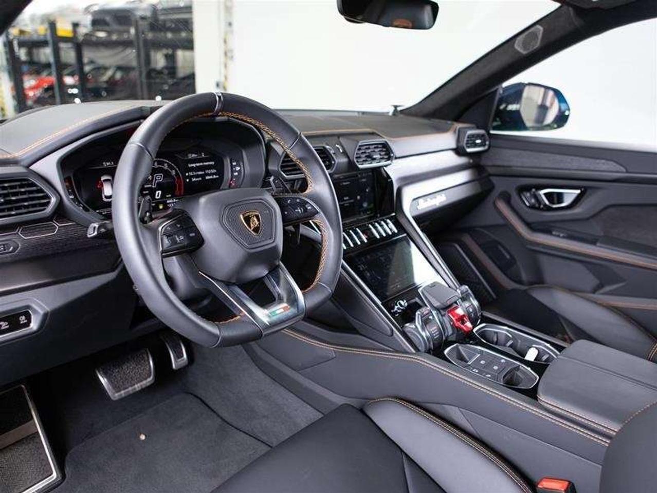 2024 Lamborghini Urus S Photo