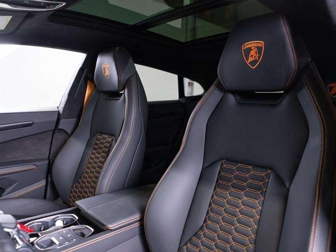 2024 Lamborghini Urus S Photo