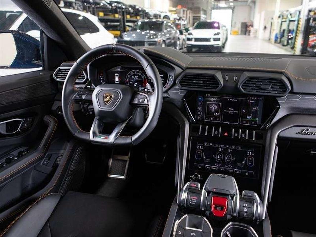 2024 Lamborghini Urus S Photo