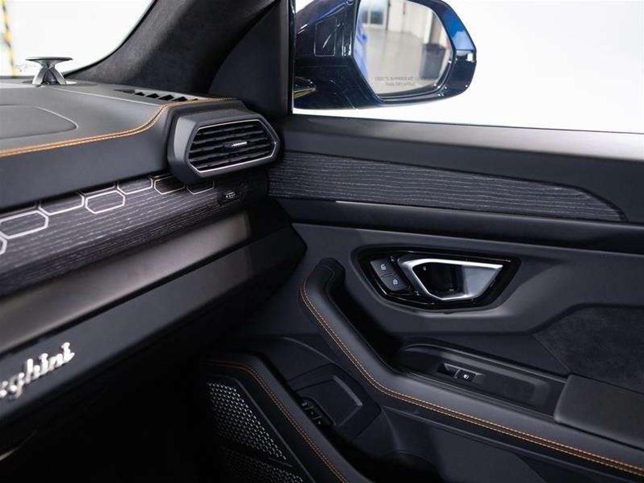 2024 Lamborghini Urus S Photo