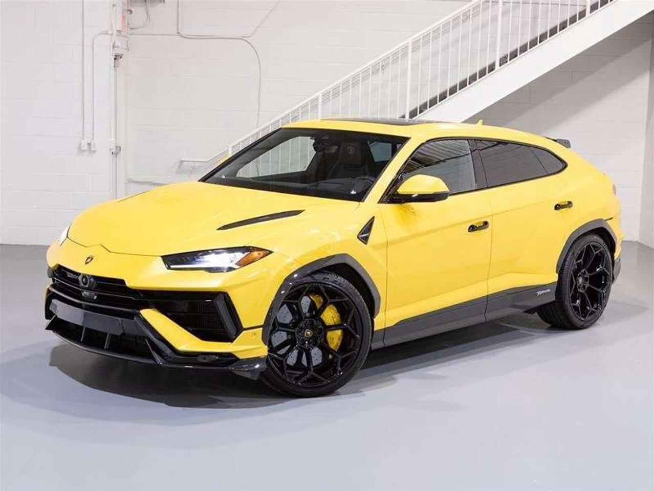 2023 Lamborghini Urus Performante Photo5