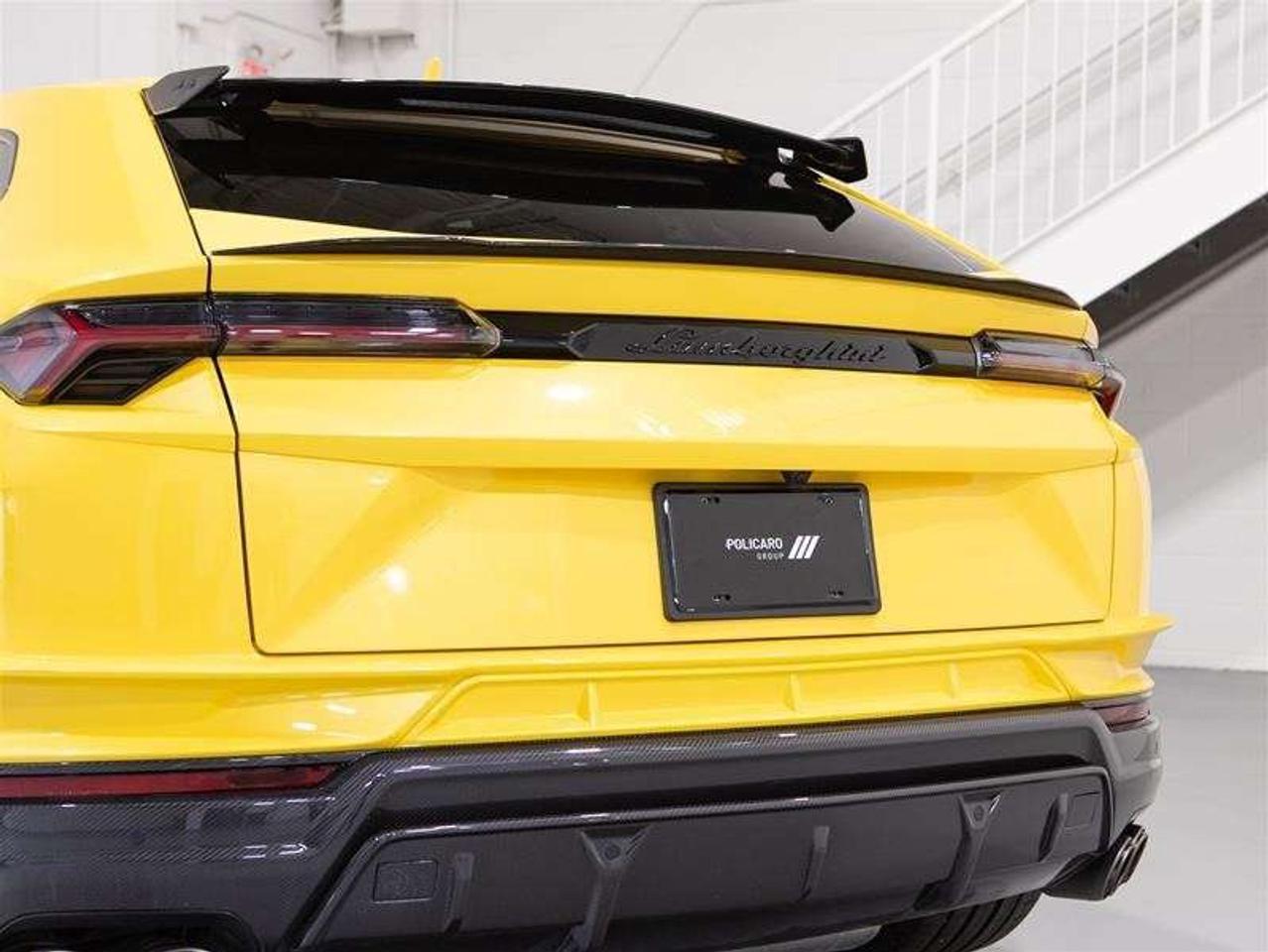 2023 Lamborghini Urus Performante Photo