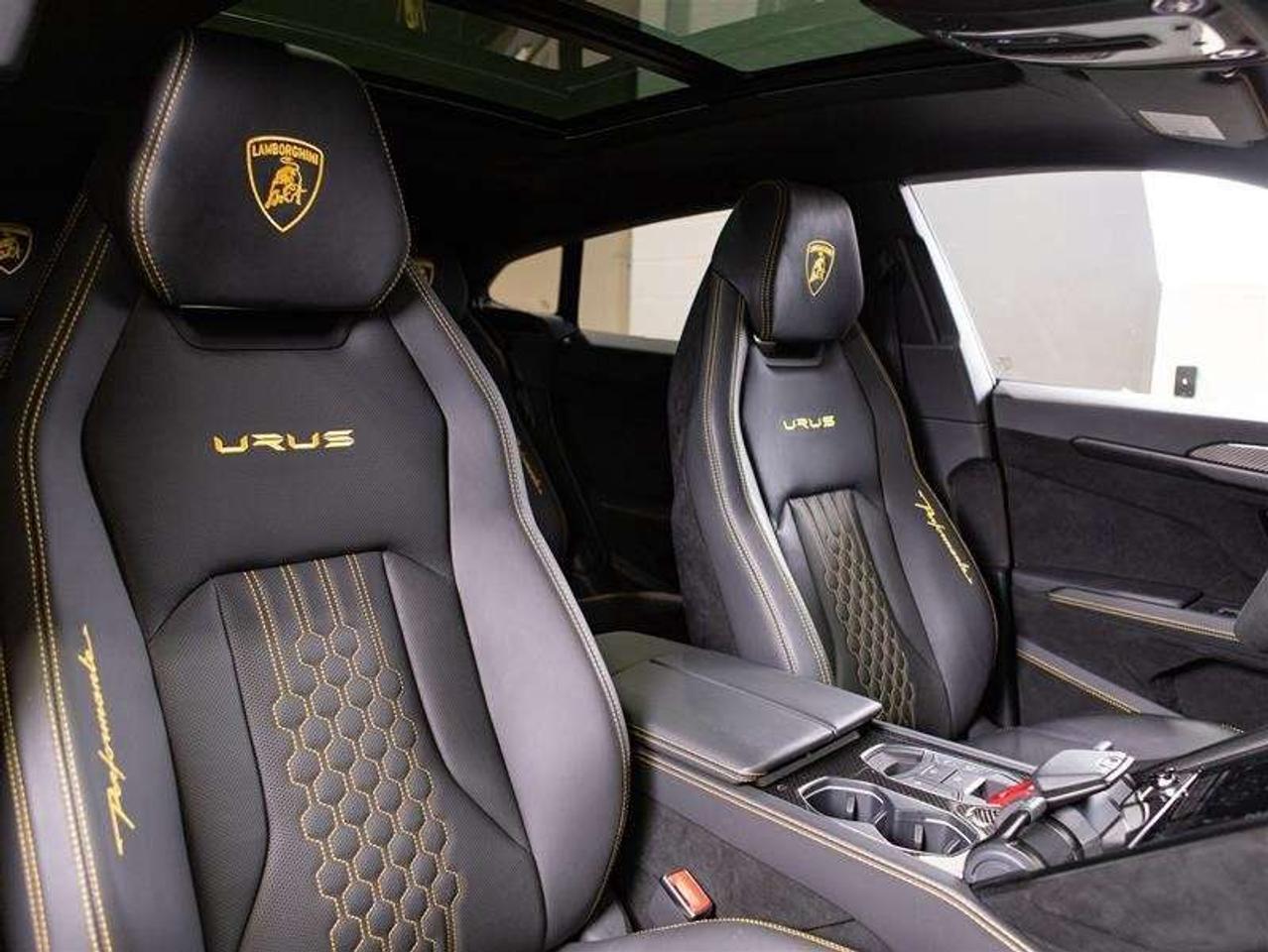 2023 Lamborghini Urus Performante Photo