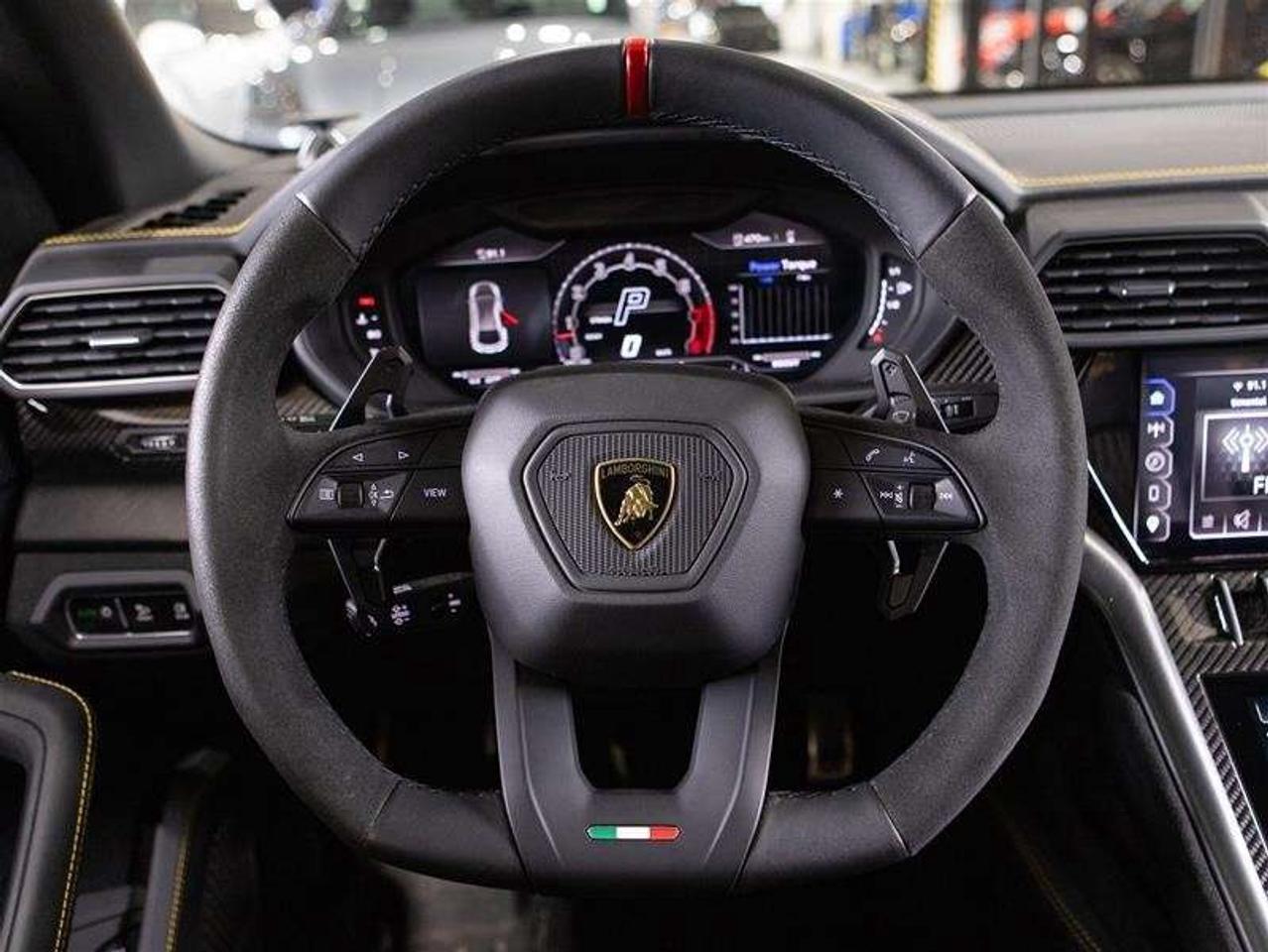 2023 Lamborghini Urus Performante Photo
