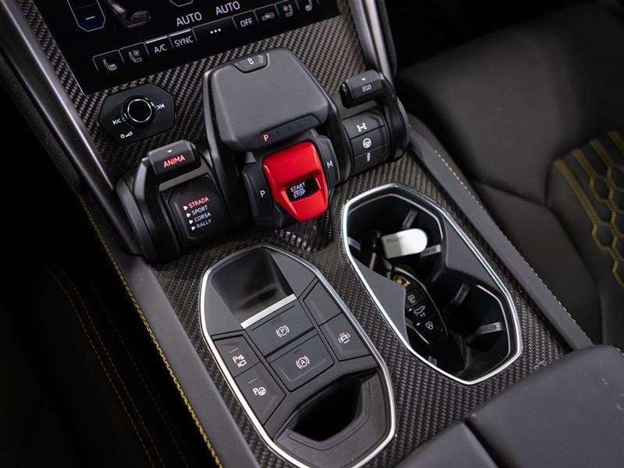 2023 Lamborghini Urus Performante Photo