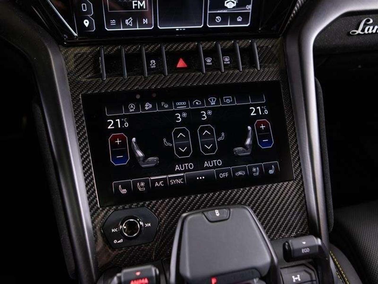 2023 Lamborghini Urus Performante Photo