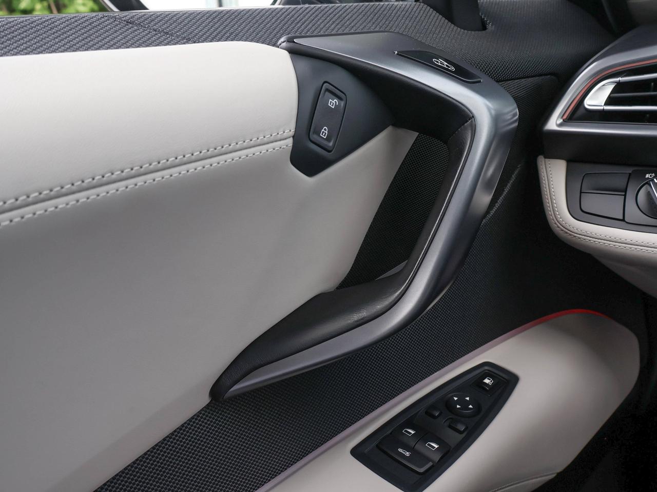 2015 BMW i8  Photo