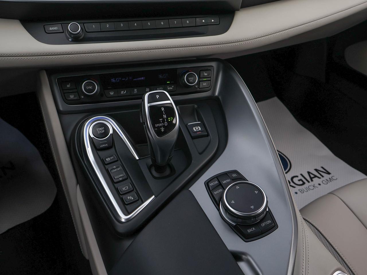 2015 BMW i8  Photo