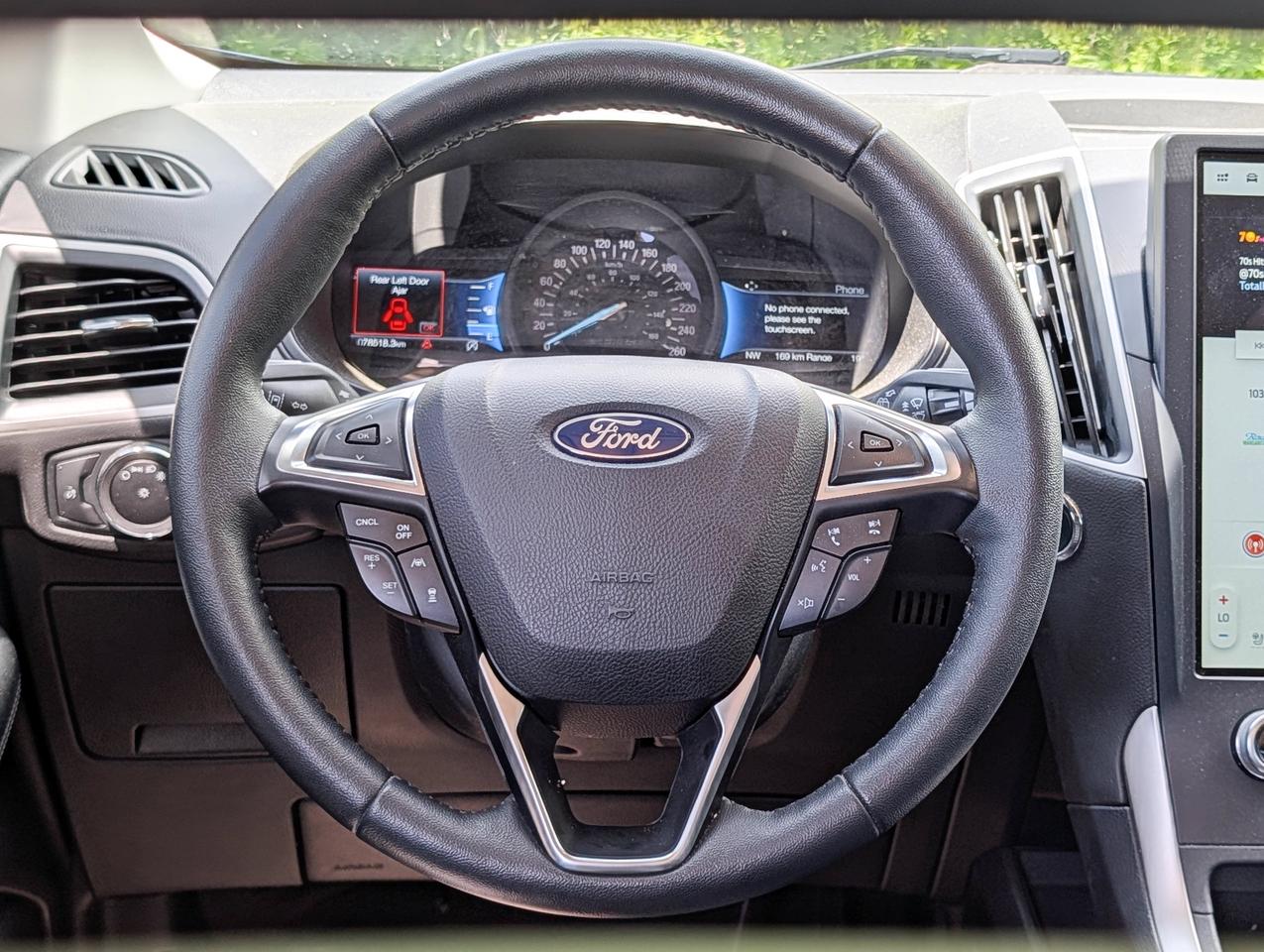 2023 Ford Edge SEL Photo