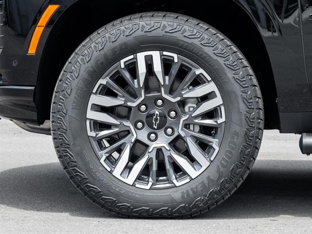 2026 Chevrolet Suburban Z71 Photo3