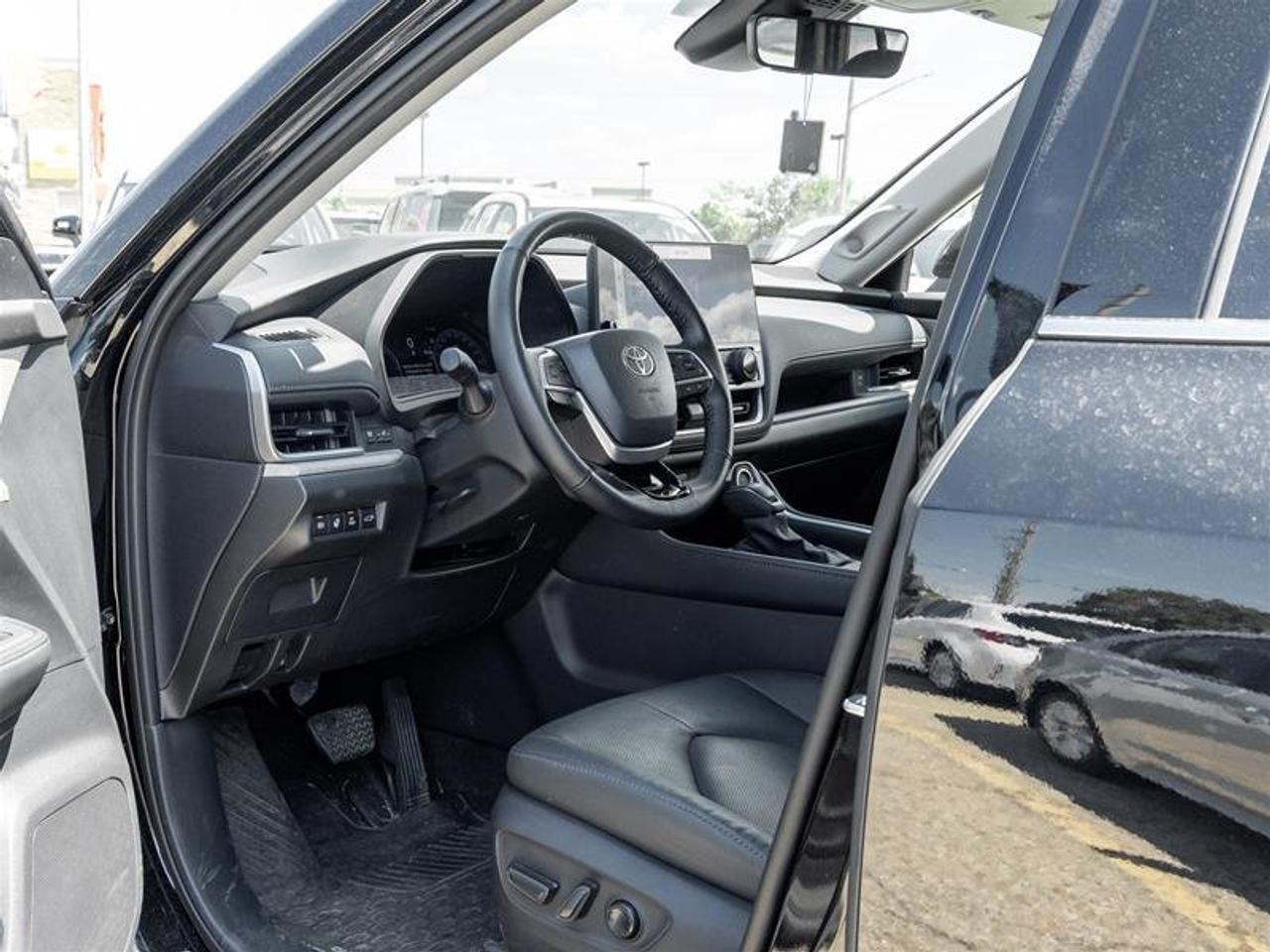 2025 Toyota Grand Highlander Limited AWD Pano Sunroof | Backup Cam | Navi | Heated Seats | JBL Audio | Wireless Charging | Limited Photo