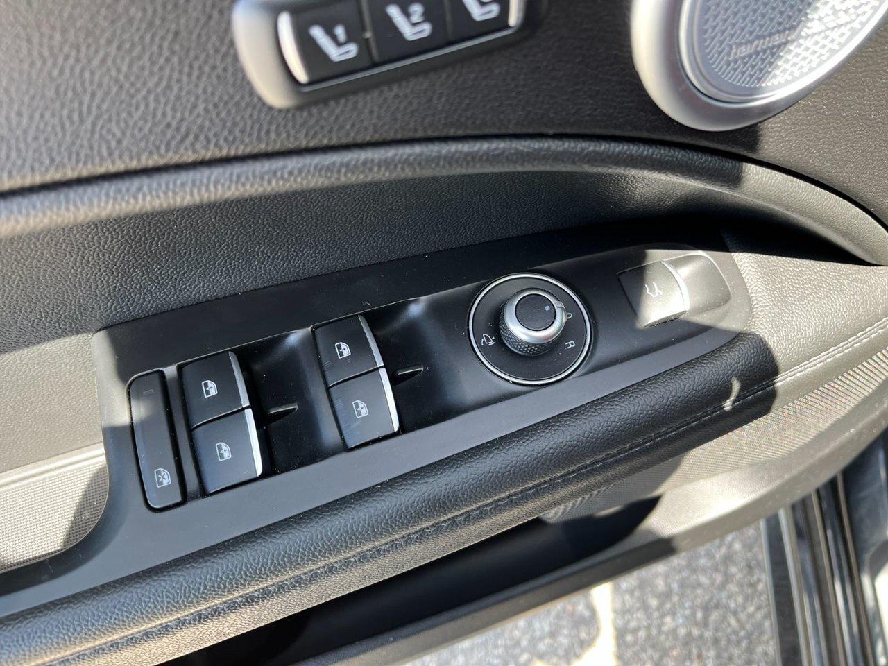 2023 Alfa Romeo Stelvio Veloce AWD Photo