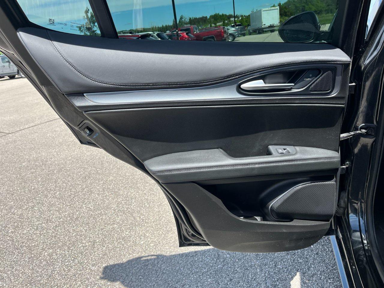 2023 Alfa Romeo Stelvio Veloce AWD Photo