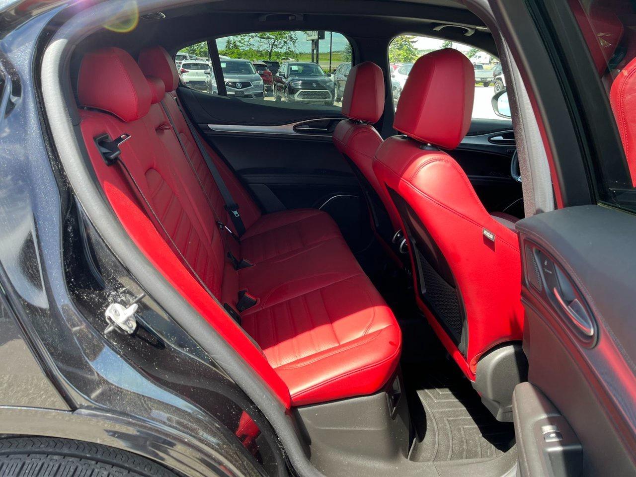 2023 Alfa Romeo Stelvio Veloce AWD Photo