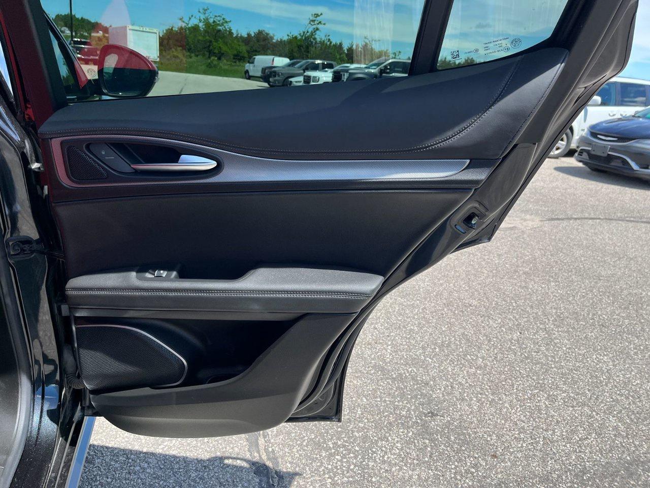 2023 Alfa Romeo Stelvio Veloce AWD Photo
