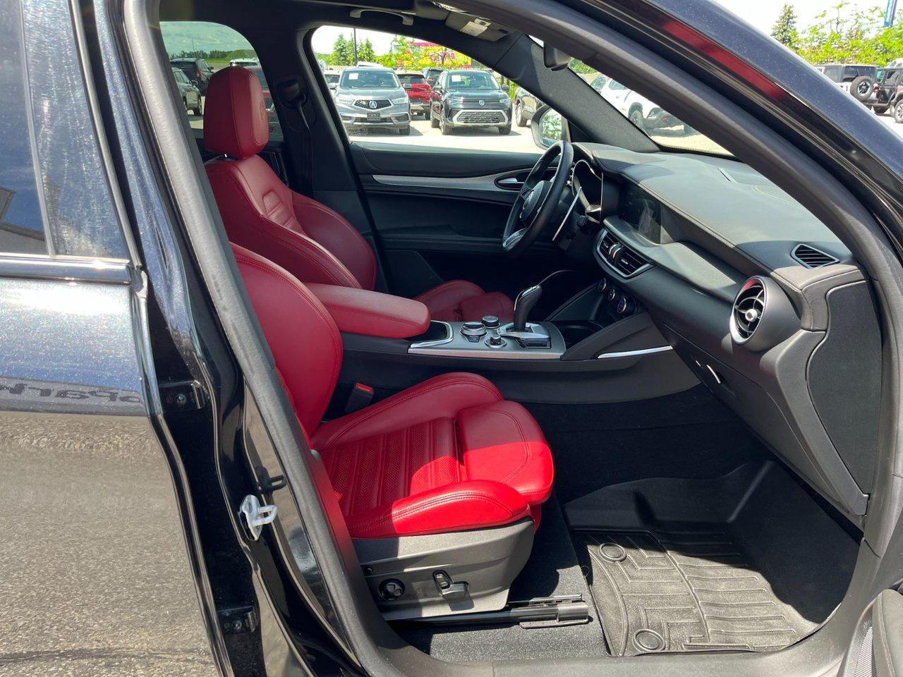2023 Alfa Romeo Stelvio Veloce AWD Photo