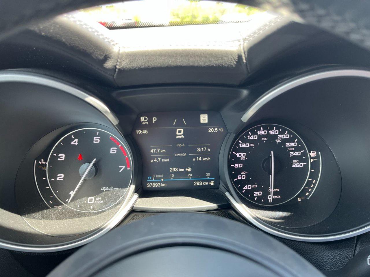 2023 Alfa Romeo Stelvio Veloce AWD Photo