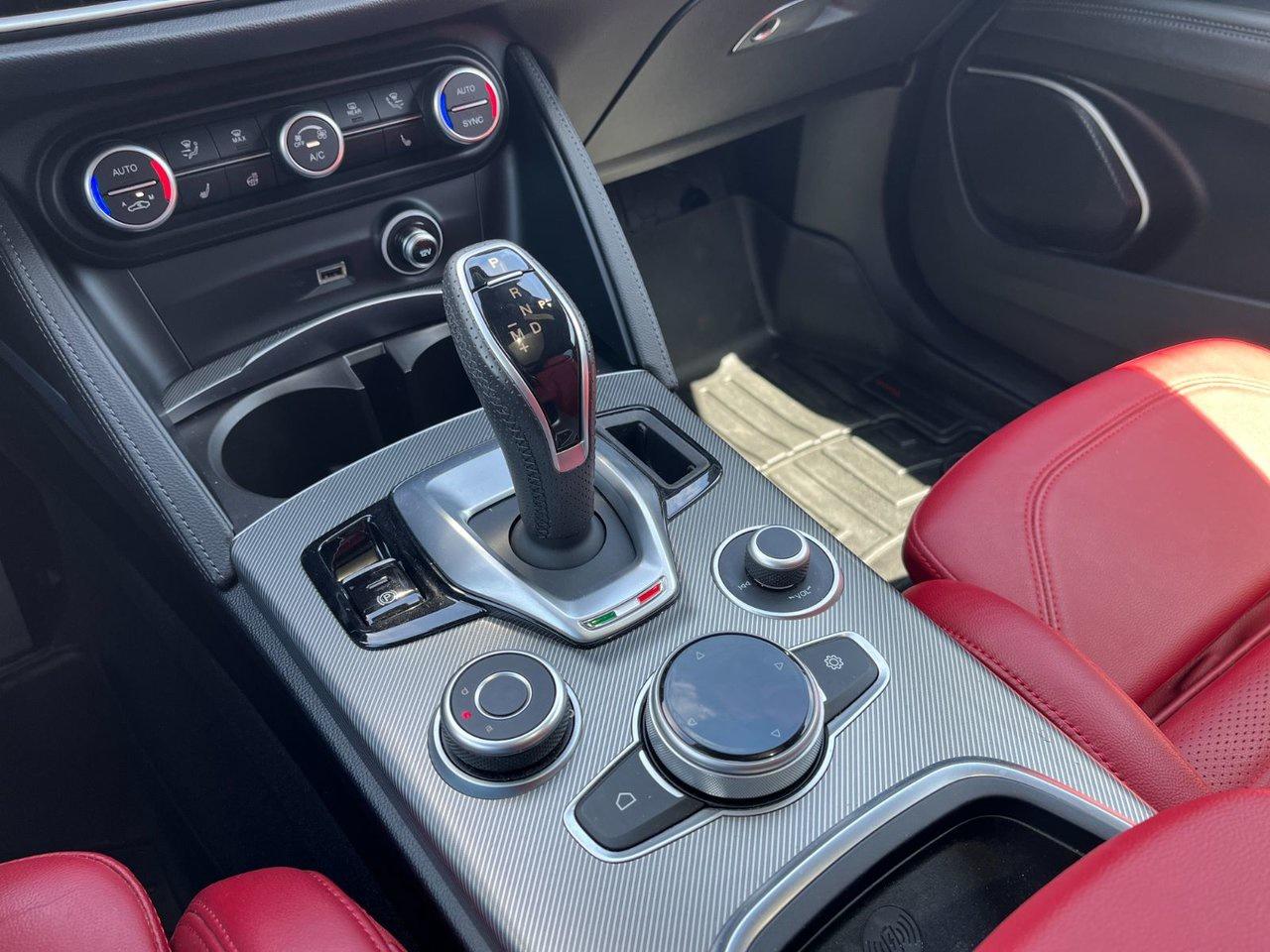 2023 Alfa Romeo Stelvio Veloce AWD Photo