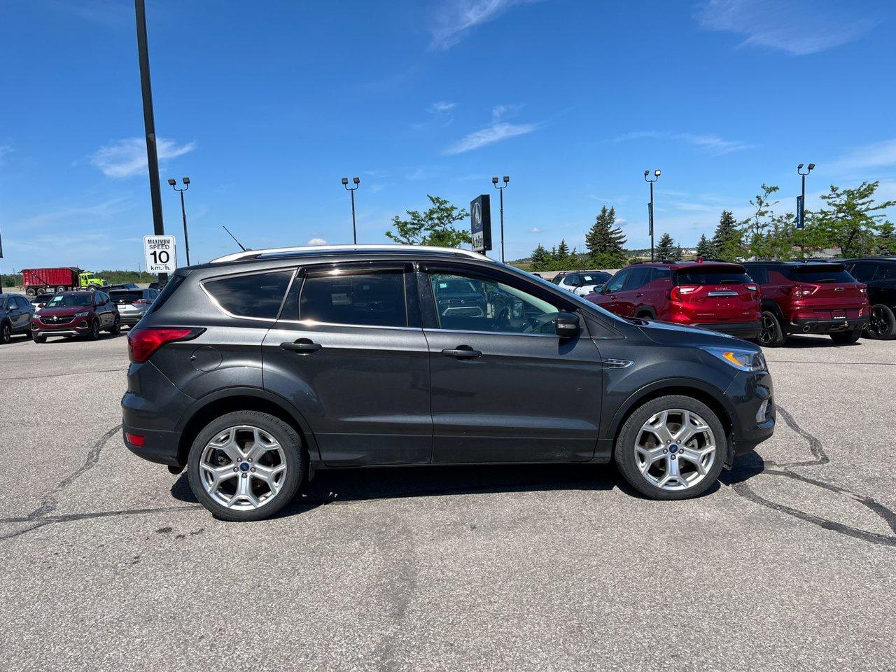 2019 Ford Escape Titanium AWD Photo4