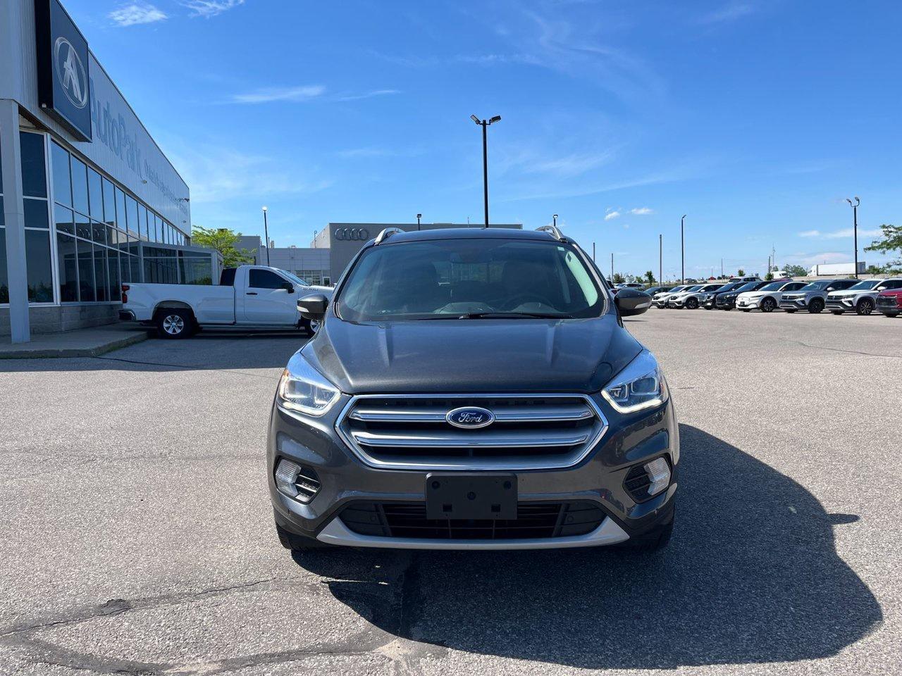 2019 Ford Escape Titanium AWD Photo2