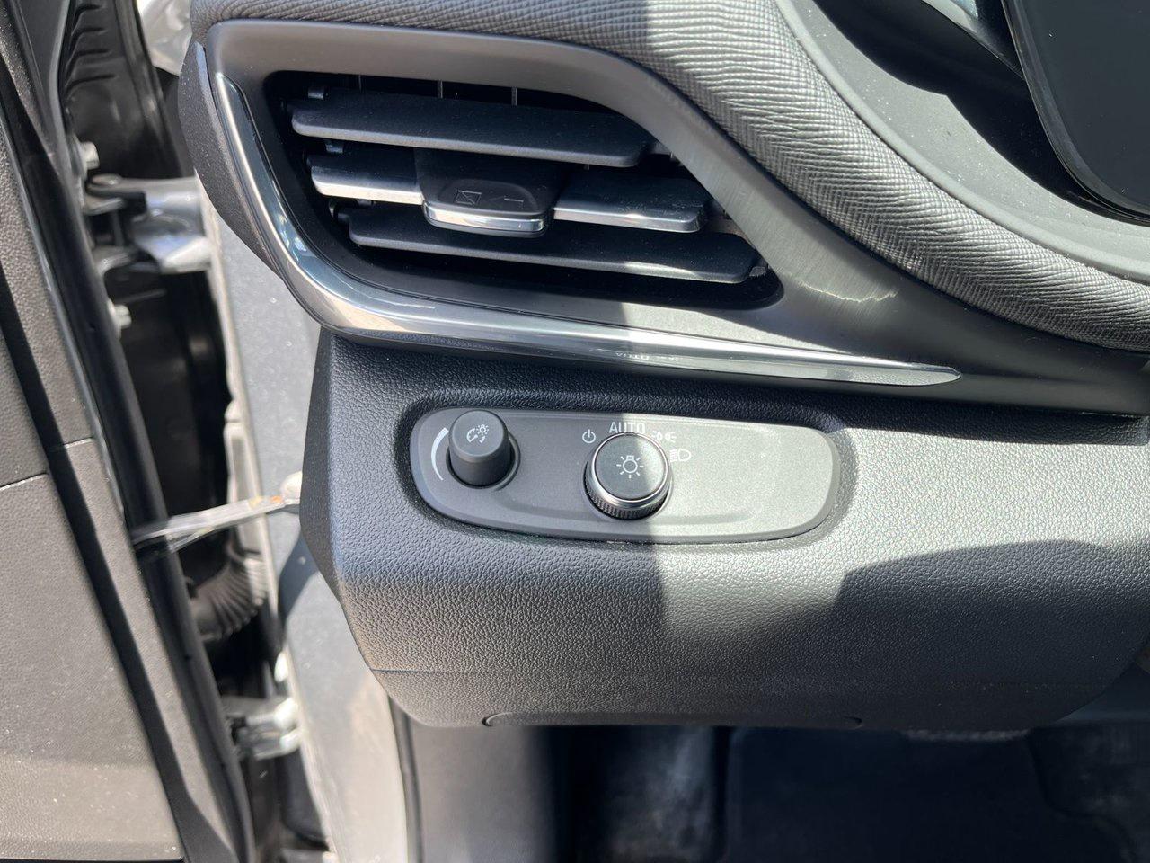 2024 Buick Envista FWD 4dr Preferred Photo