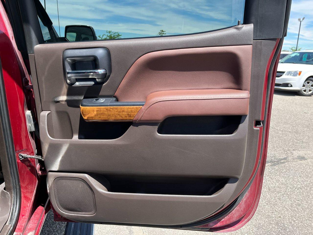 2018 Chevrolet Silverado 1500 4WD Crew Cab 153.0 High Country Photo