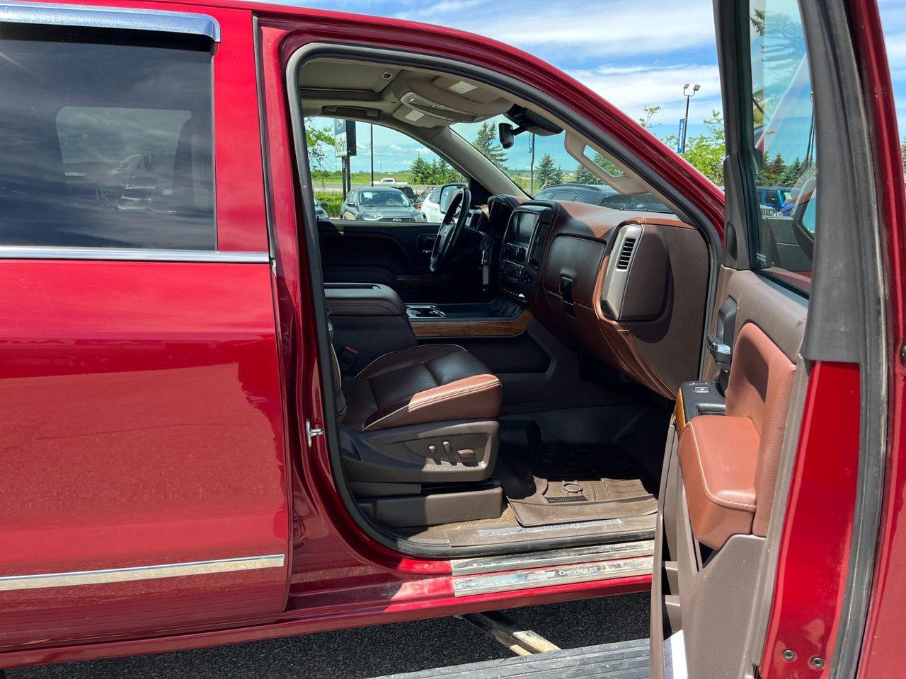 2018 Chevrolet Silverado 1500 4WD Crew Cab 153.0 High Country Photo