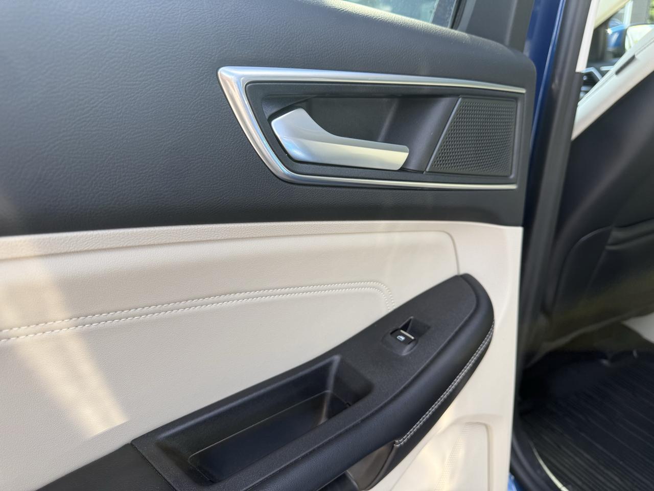2024 Ford Edge Titanium Photo