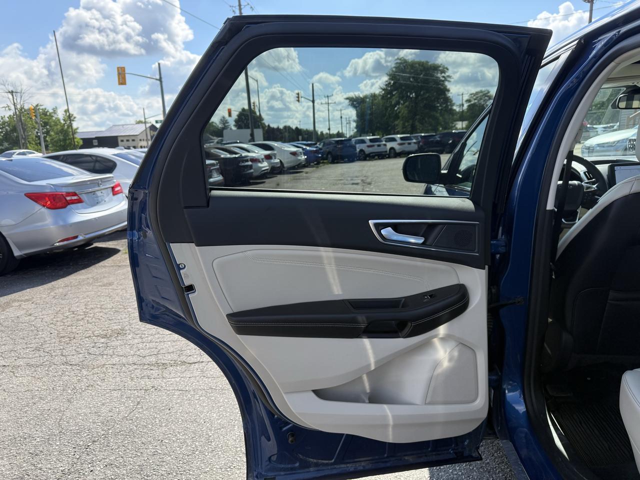 2024 Ford Edge Titanium Photo