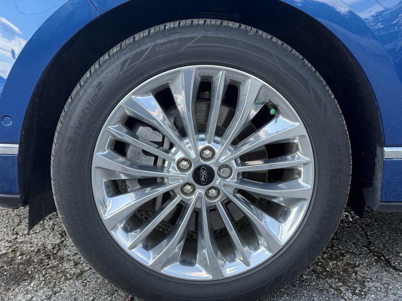 2024 Ford Edge Titanium Photo
