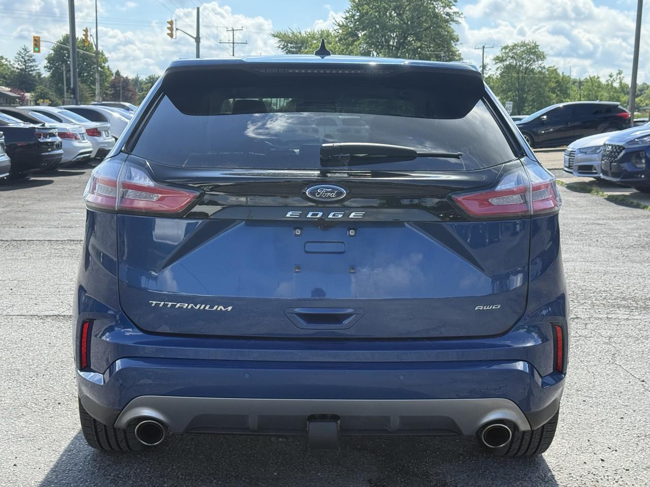2024 Ford Edge Titanium Photo3