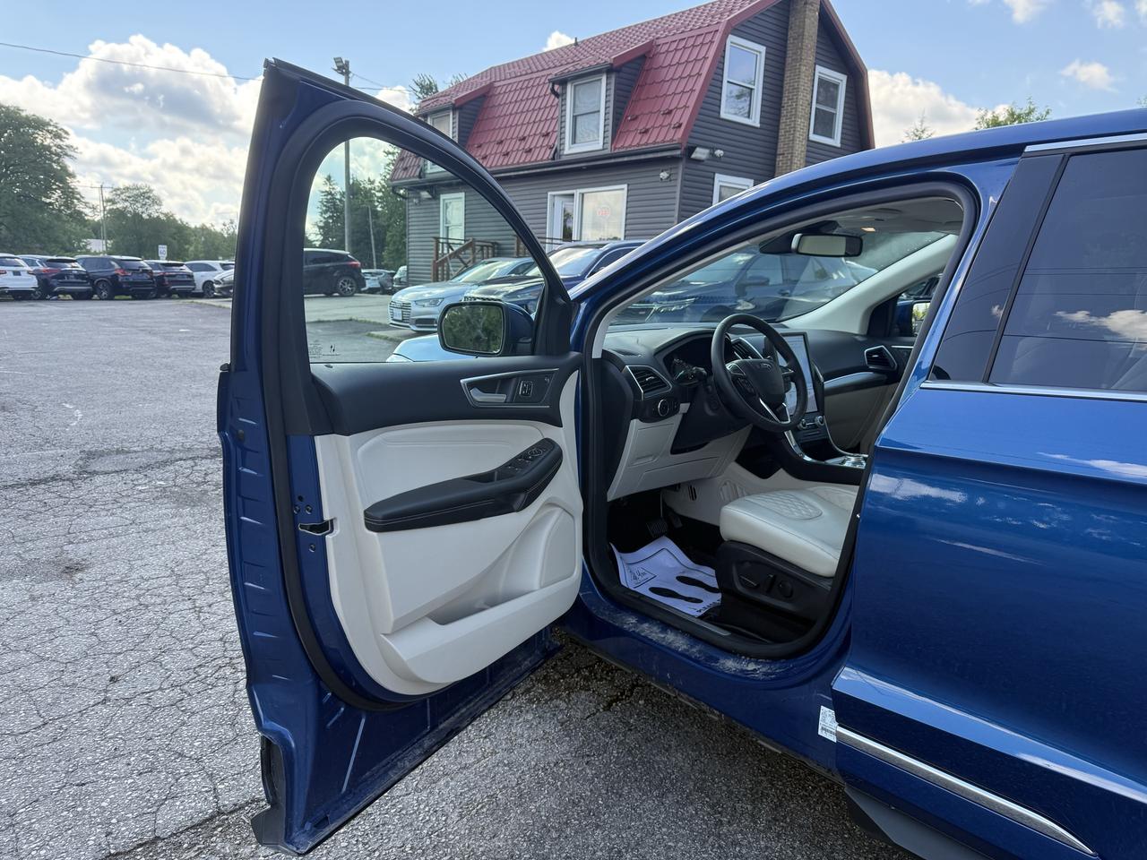 2024 Ford Edge Titanium Photo