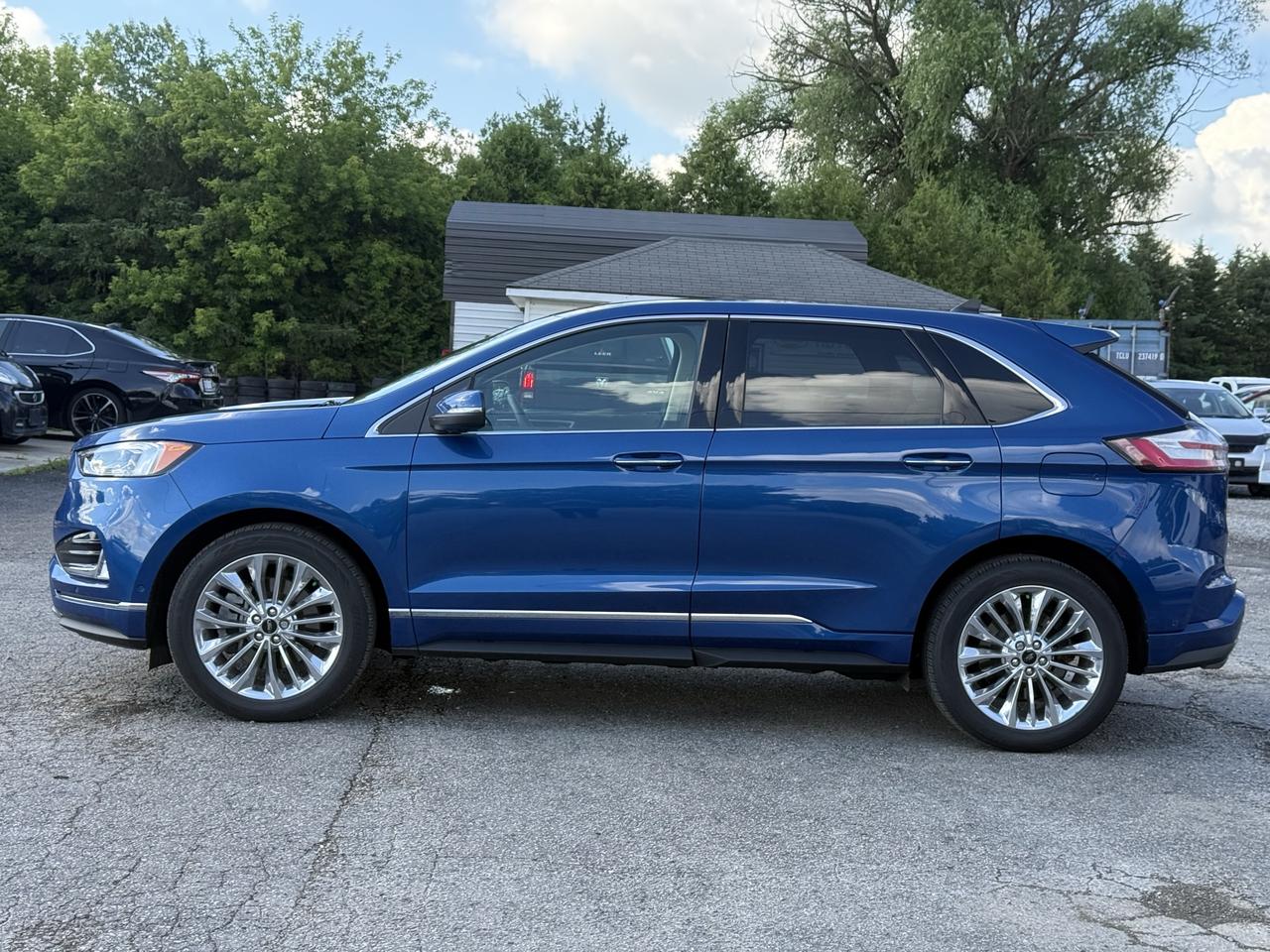 2024 Ford Edge Titanium Photo