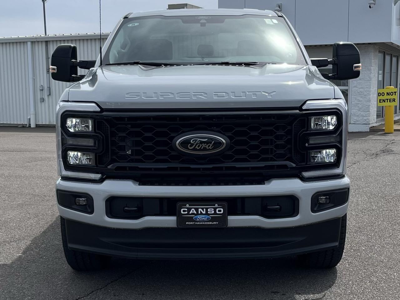 2026 Ford F-250 Super Duty SRW LARIAT 4WD CREW CAB 6.75' BOX Photo1