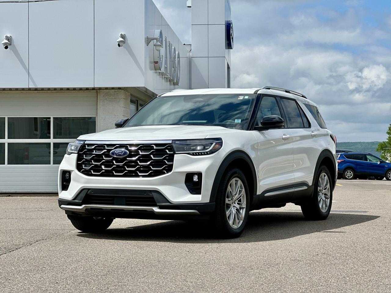 2026 Ford Explorer Platinum 4WD Photo2