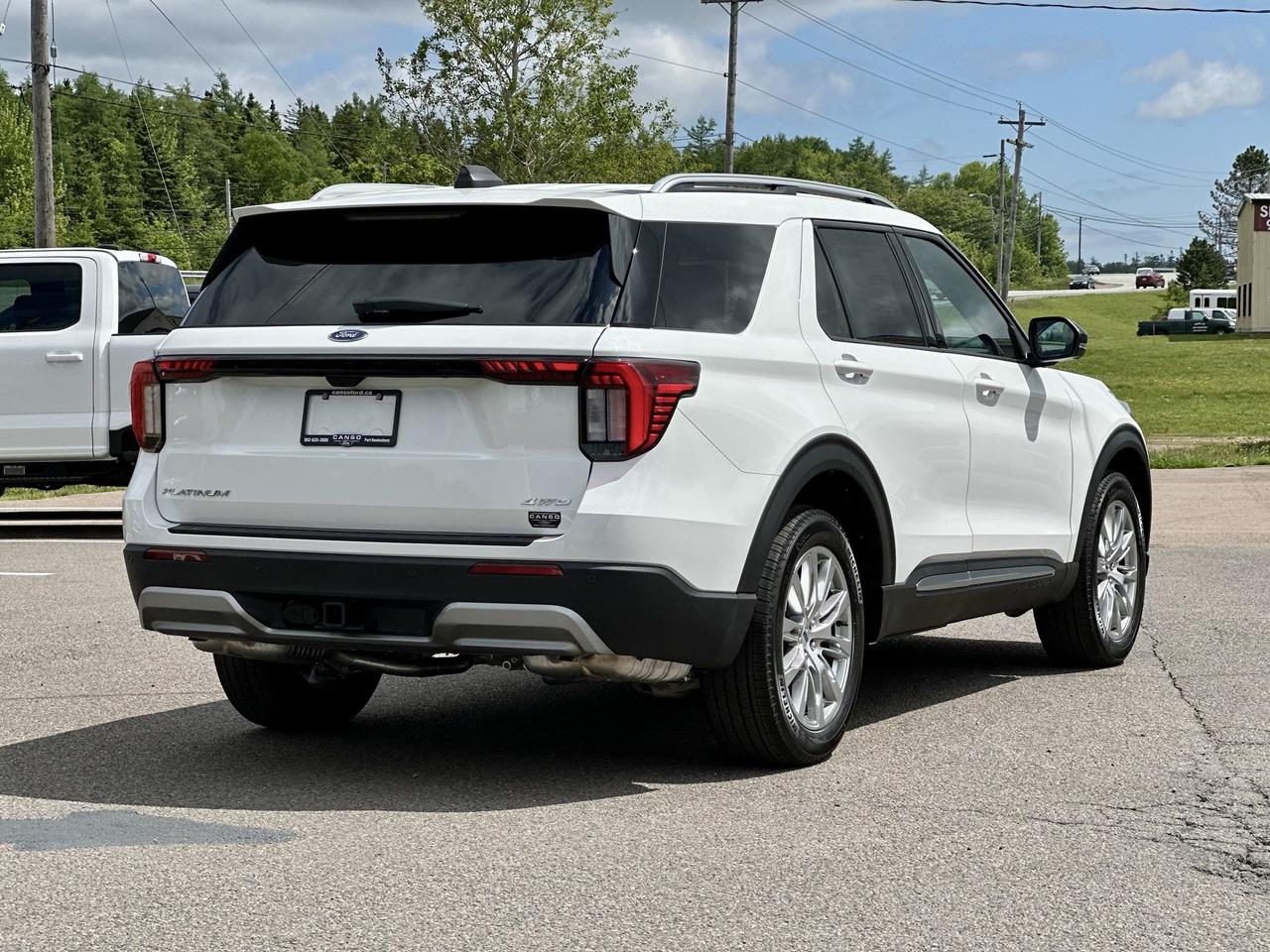2026 Ford Explorer Platinum 4WD Photo4