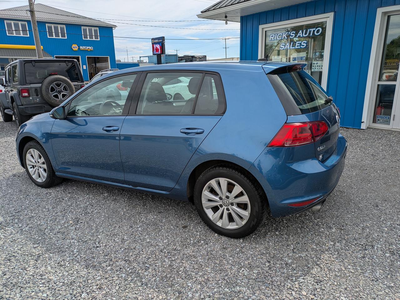 2015 Volkswagen Golf COMFORTLINE Photo2