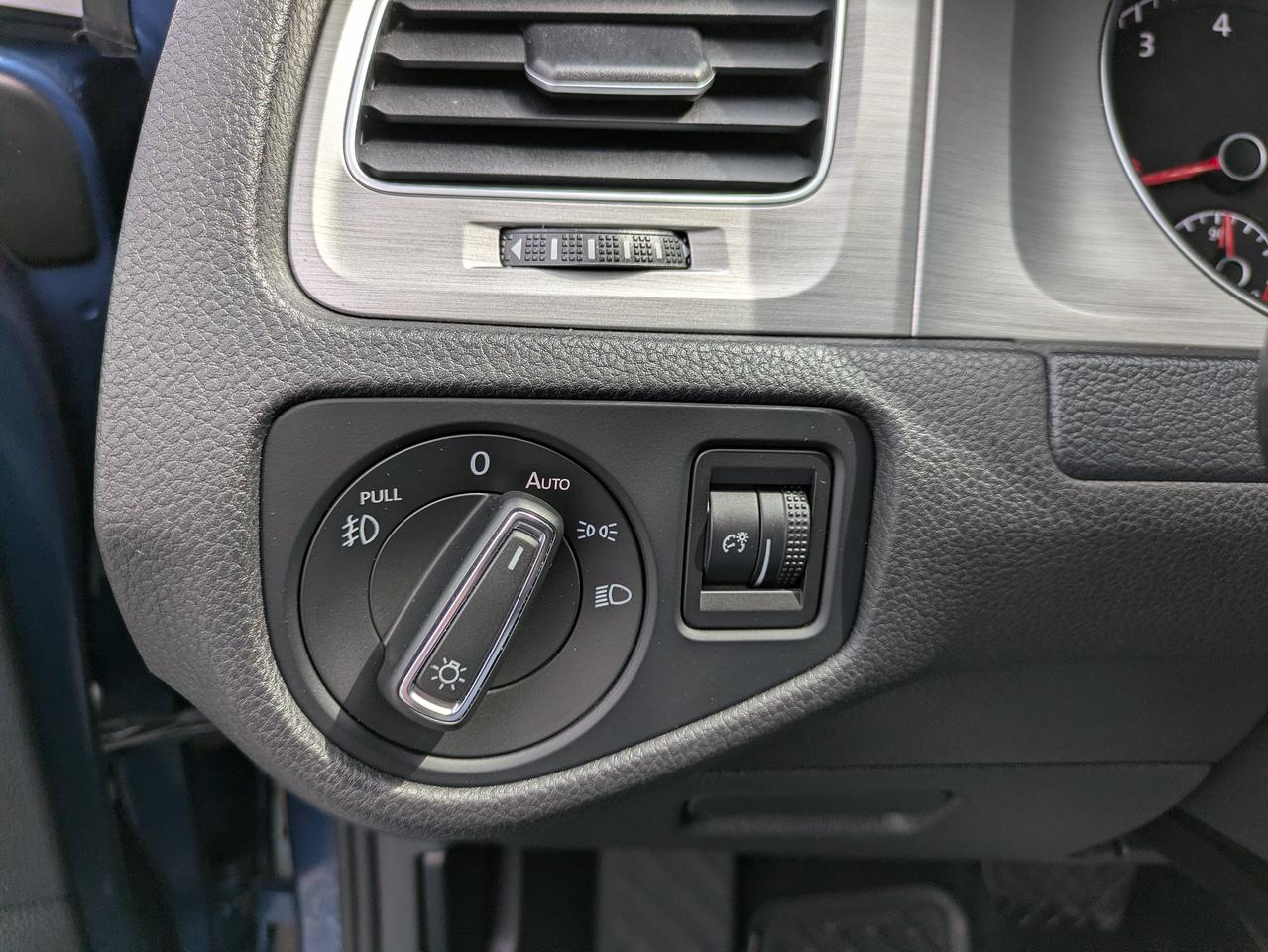 2015 Volkswagen Golf COMFORTLINE Photo