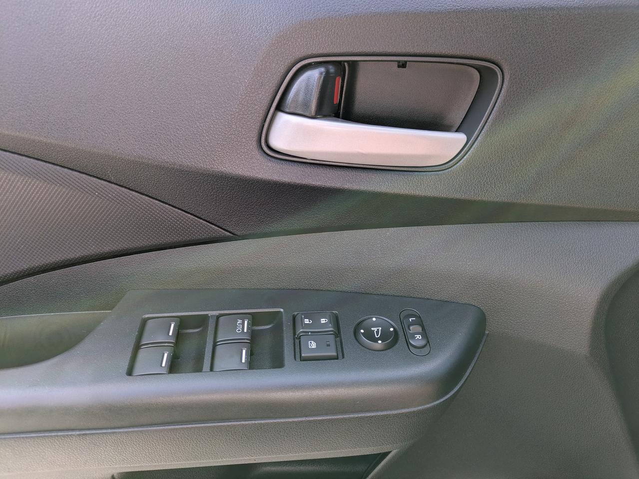 2014 Honda CR-V 2WD 5DR Photo