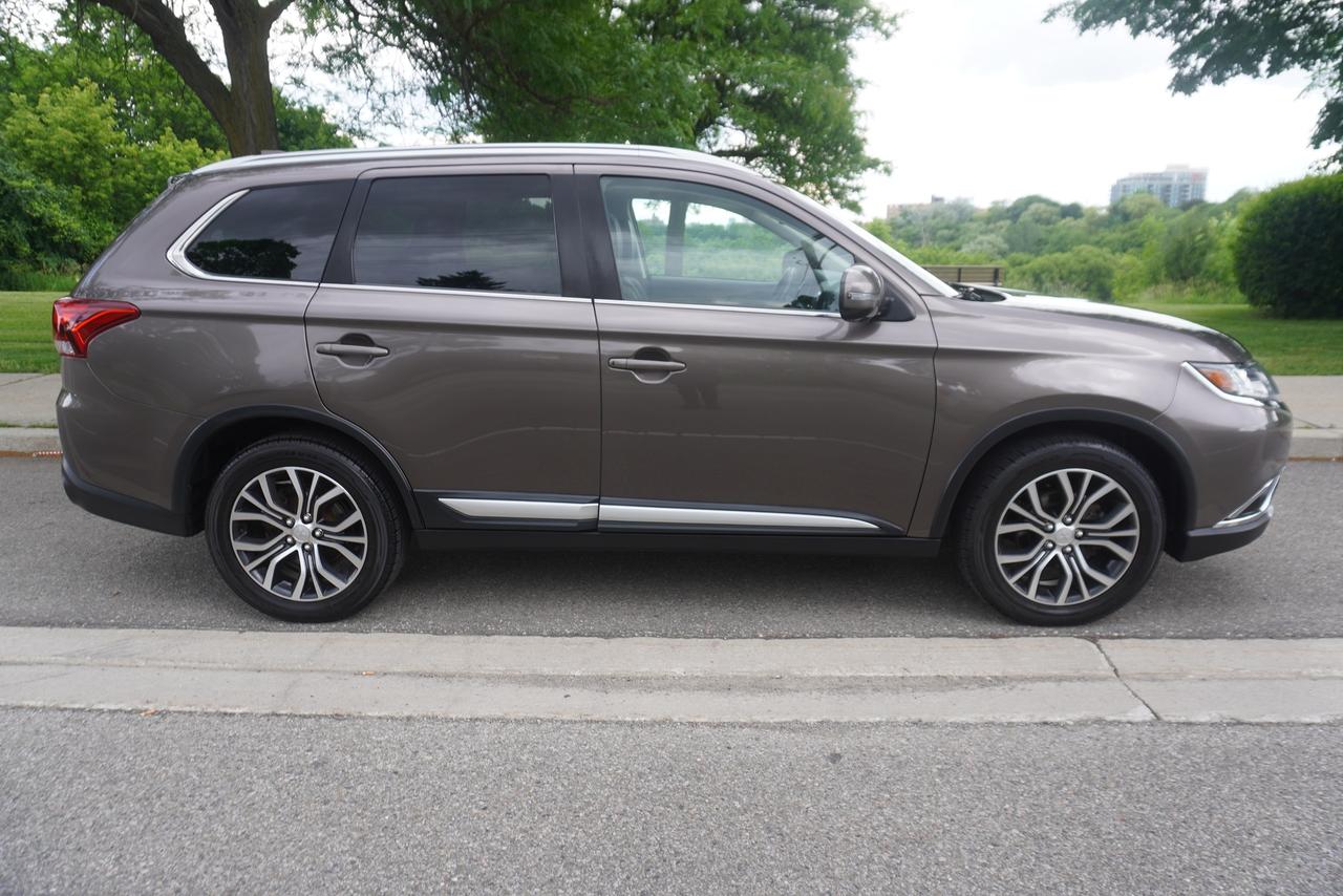 2018 Mitsubishi Outlander 7 SEATER / LEATHER / FAMILY APPROVED / ES TRIM!! Photo4