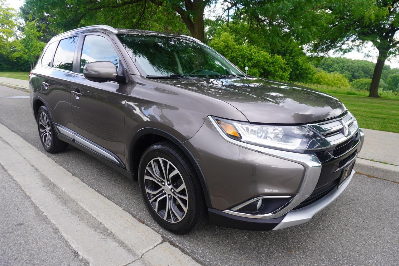 2018 Mitsubishi Outlander NO ACCIDENTS / 7 SEATER / LEATHER / 1 OWNER / ES TRIM!! Photo