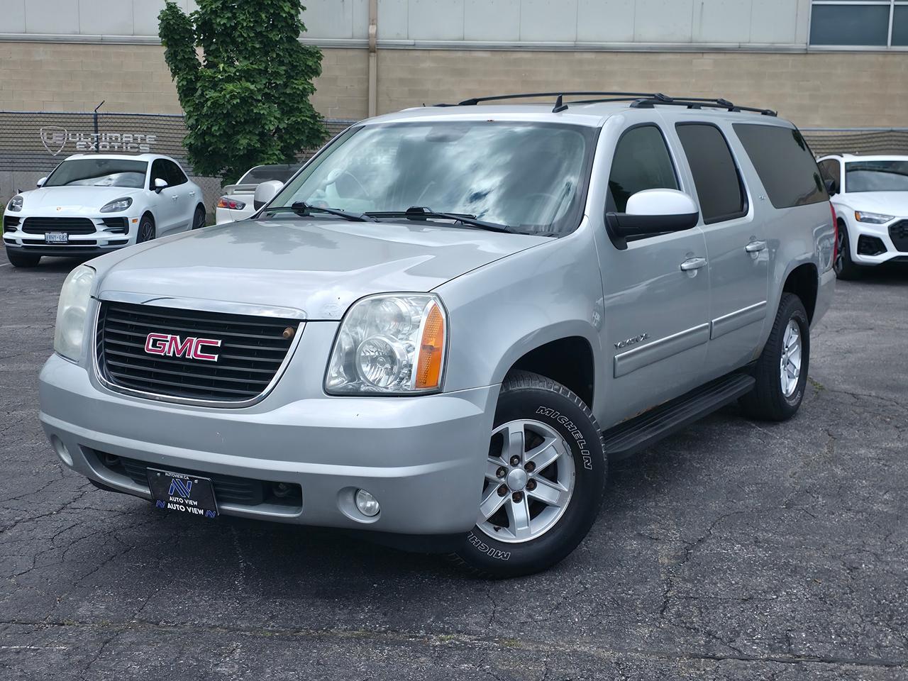 2011 GMC Yukon XL SLT w/1SD *3 ROW 8 PASSENGER SUV* - Photo #1