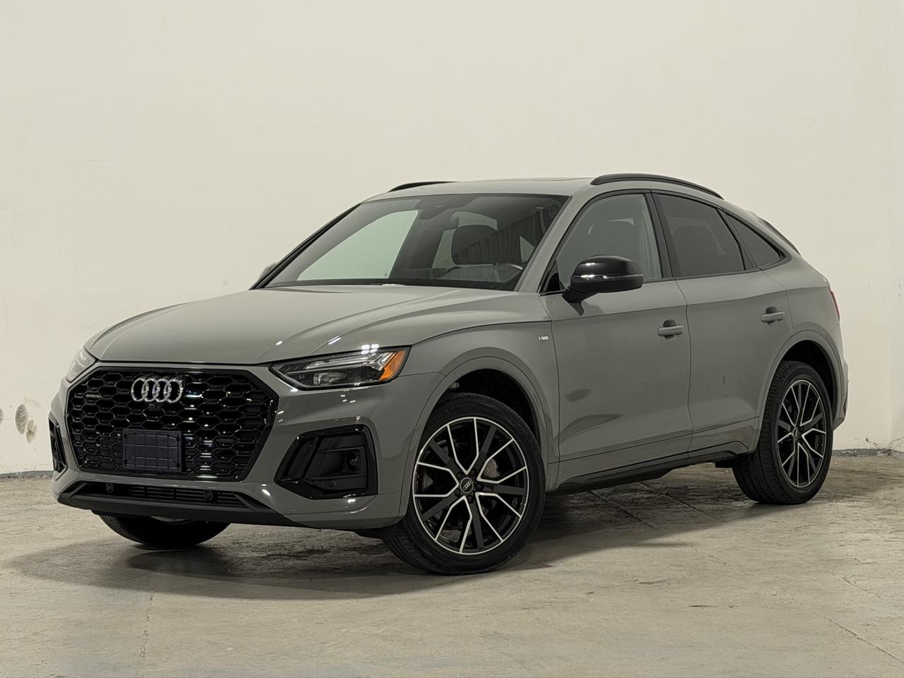 2022 Audi Q5 PROGRESSIV | SPORTBACK | S-LINE | BLACK OPTICS PKG - Photo #1