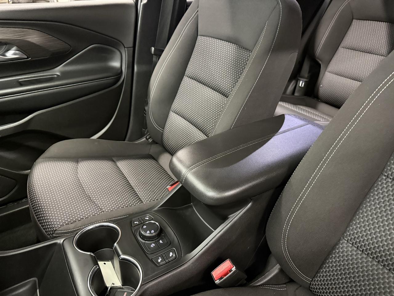 2024 GMC Terrain SLE Photo