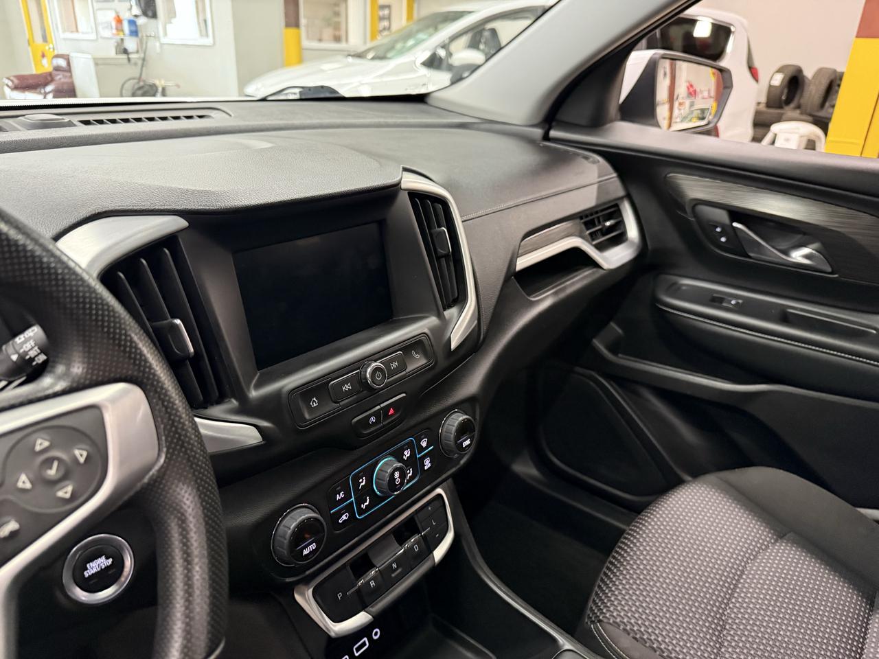 2024 GMC Terrain SLE Photo