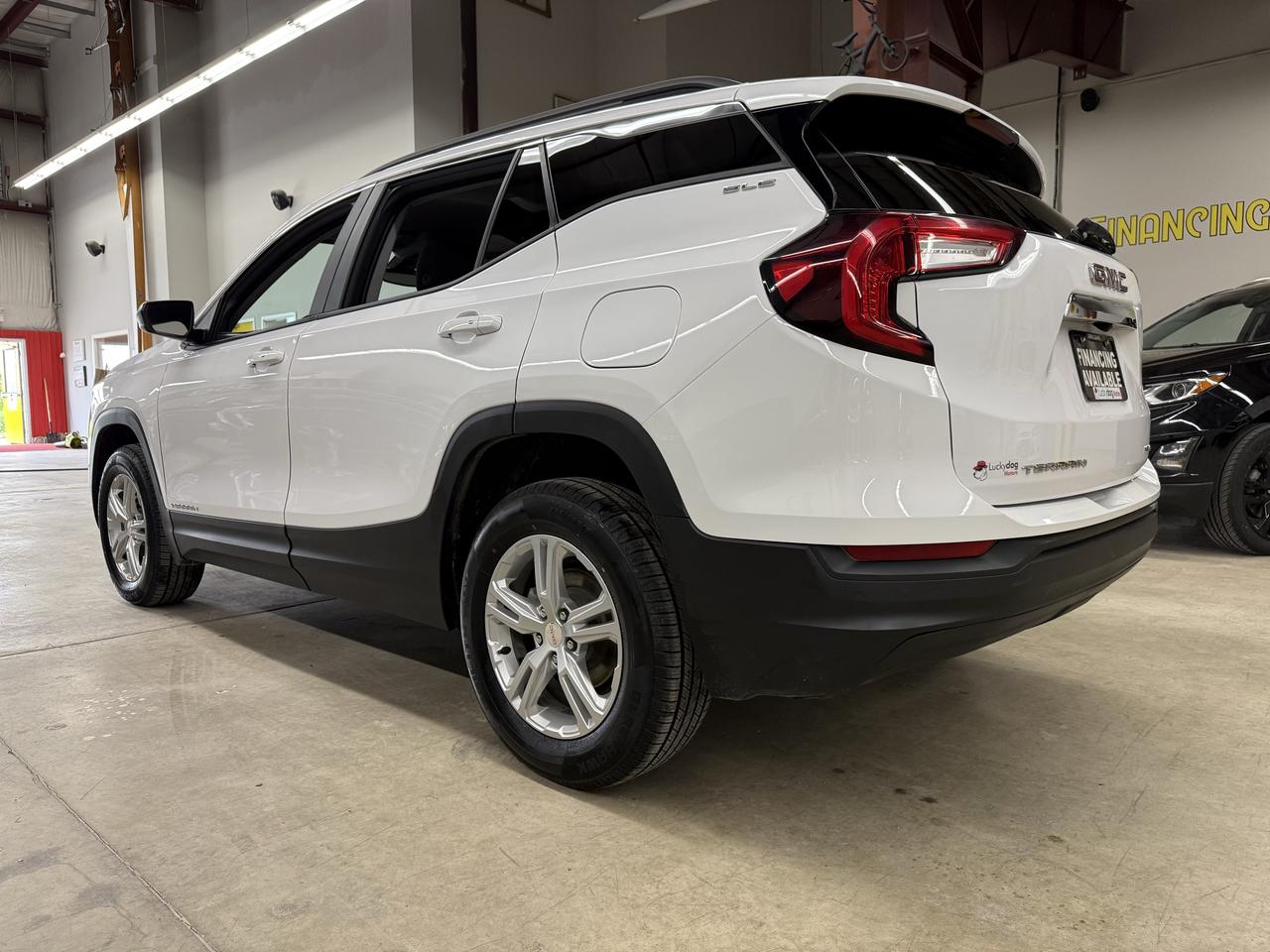 2024 GMC Terrain SLE Photo